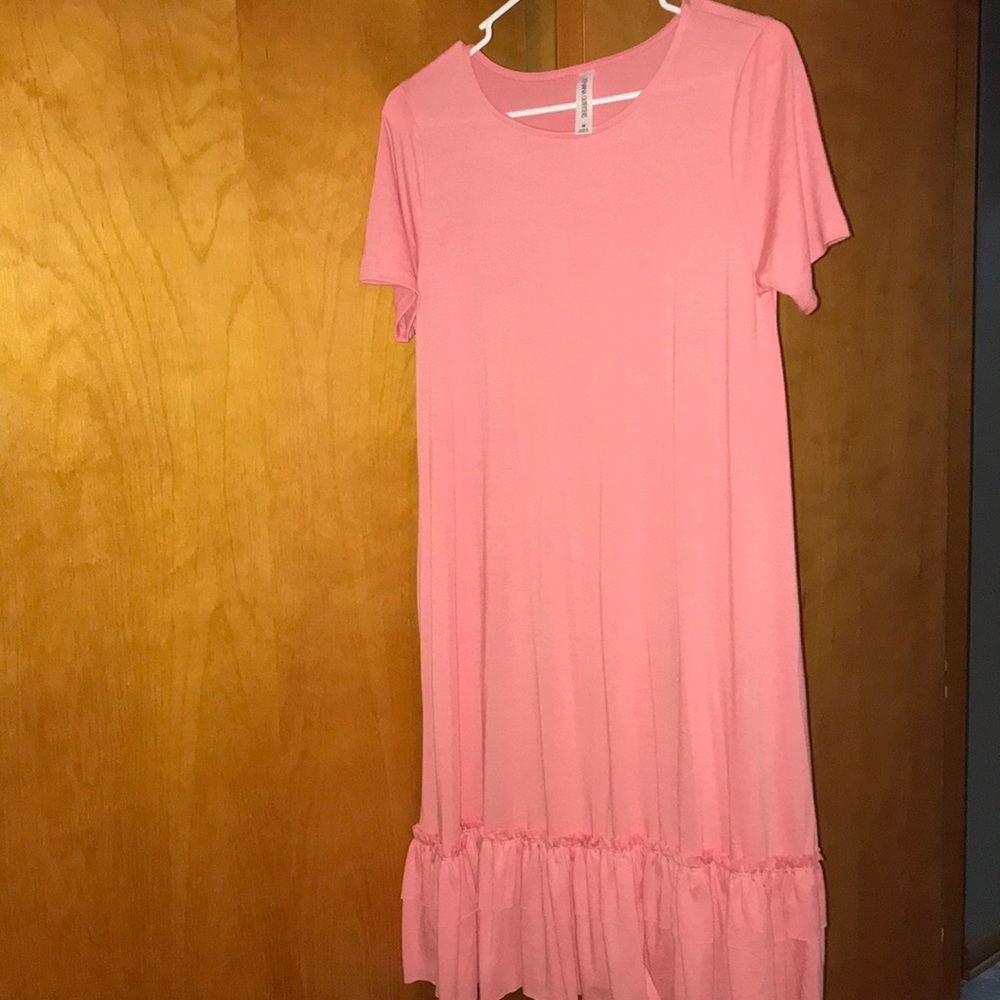 Zenana Outfitters M salmon/pink dress